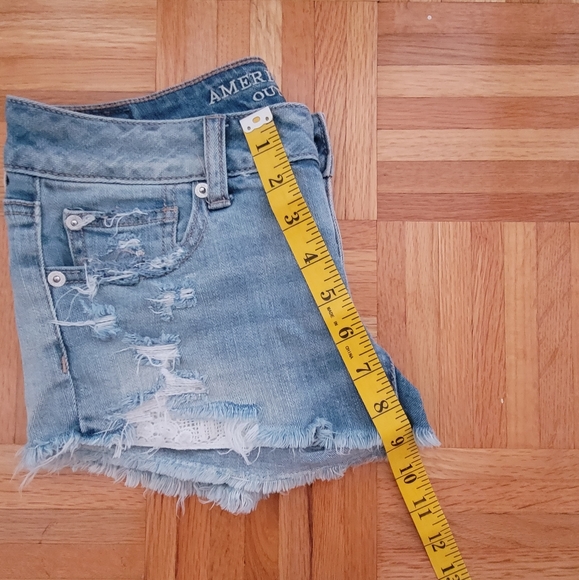 AE Denim Cut-Off Shorts - Picture 5 of 6